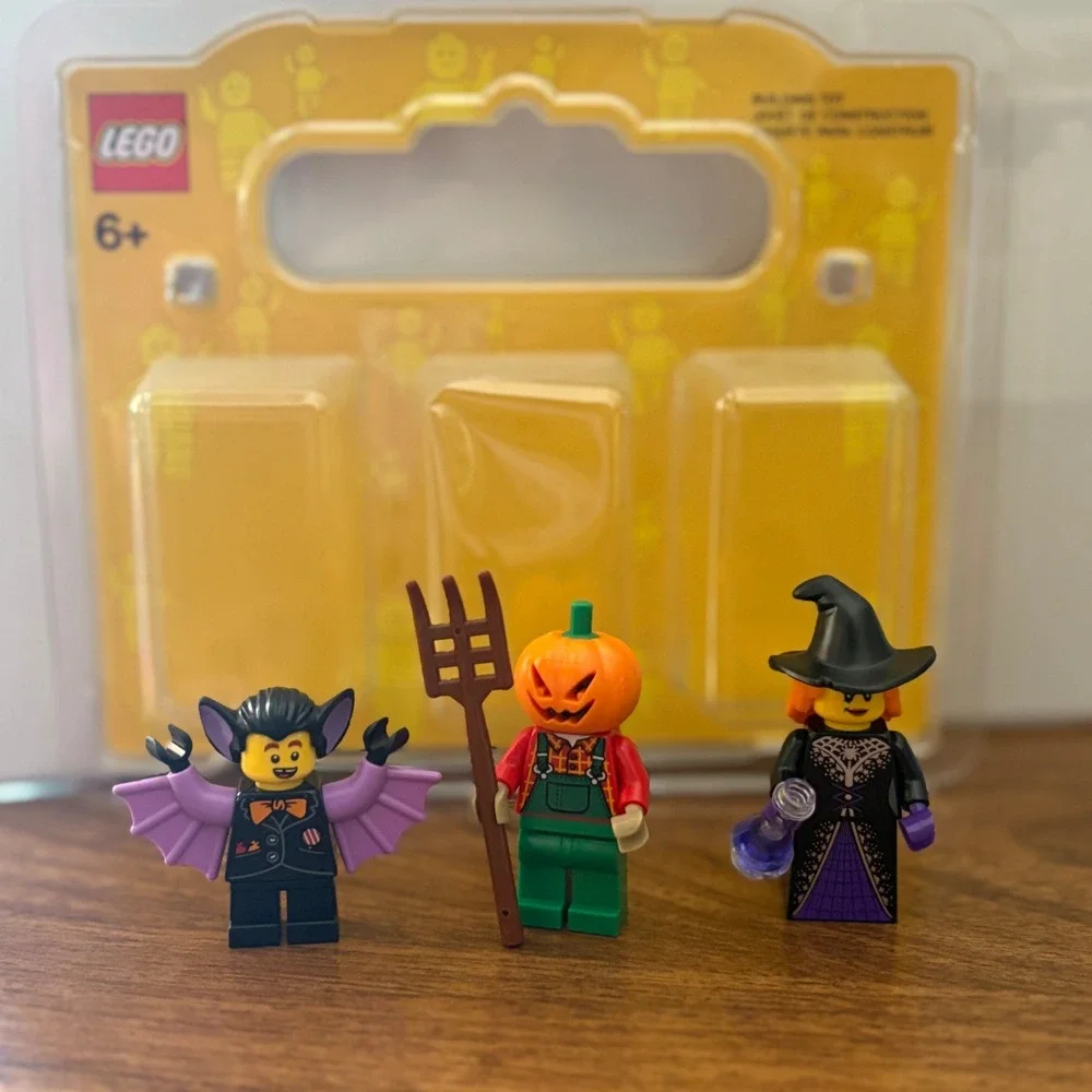 LEGO Halloween Minifigure 3-Pack Vampire Pumpkin Scarecrow Witch LEGOland CA